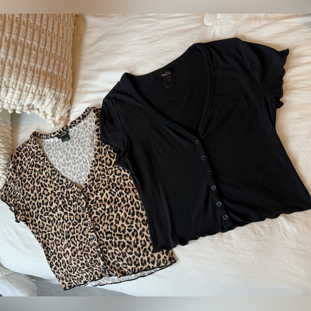 Rue 21 Womens Black and Leopard Print Button-Up Tops Size Medium